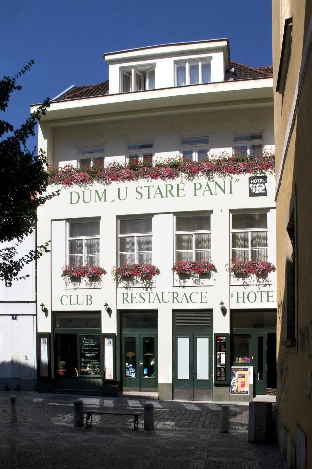 U Stare Pani - At The Old Lady Hotel Praag Buitenkant foto