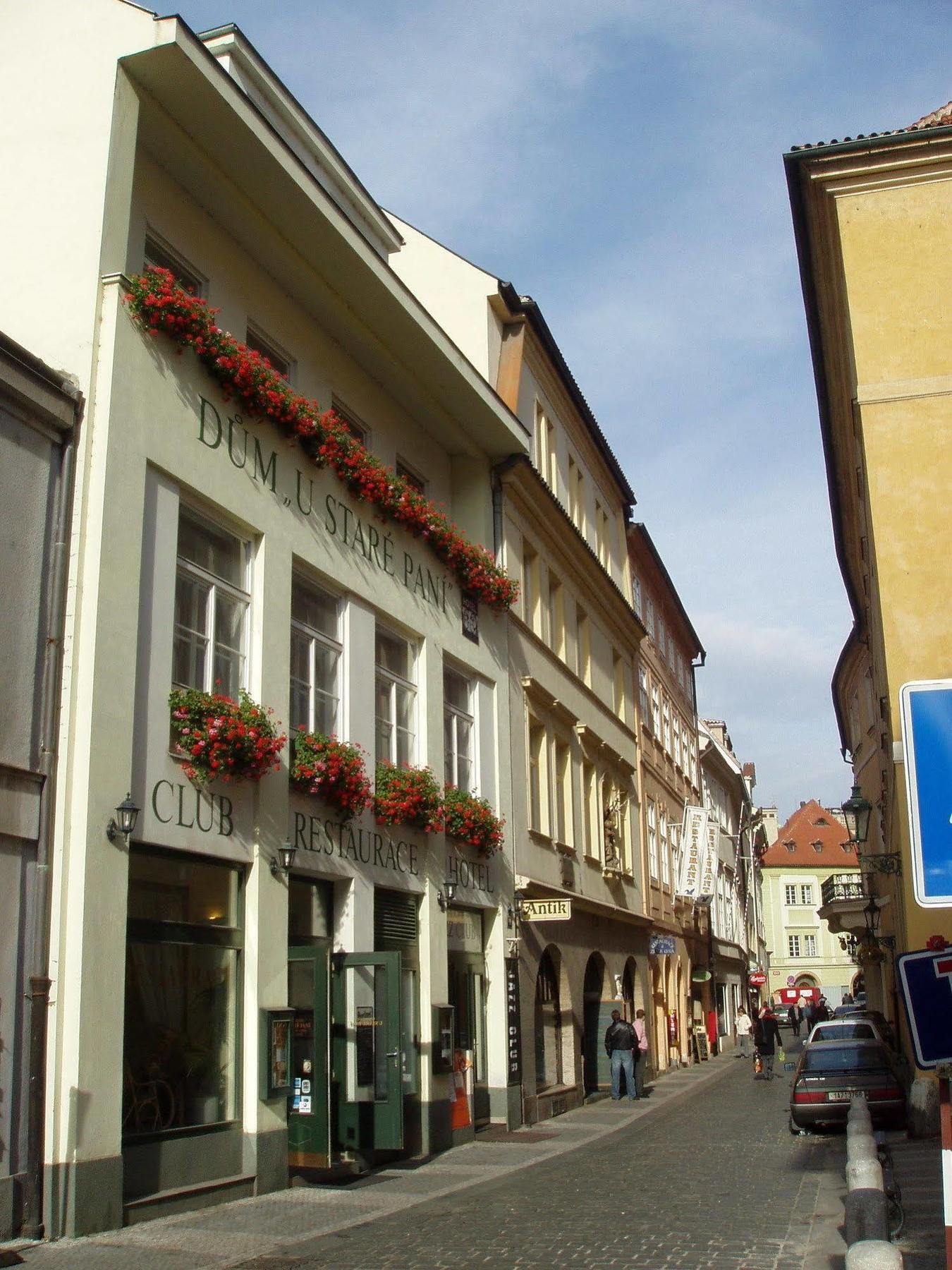 U Stare Pani - At The Old Lady Hotel Praag Buitenkant foto